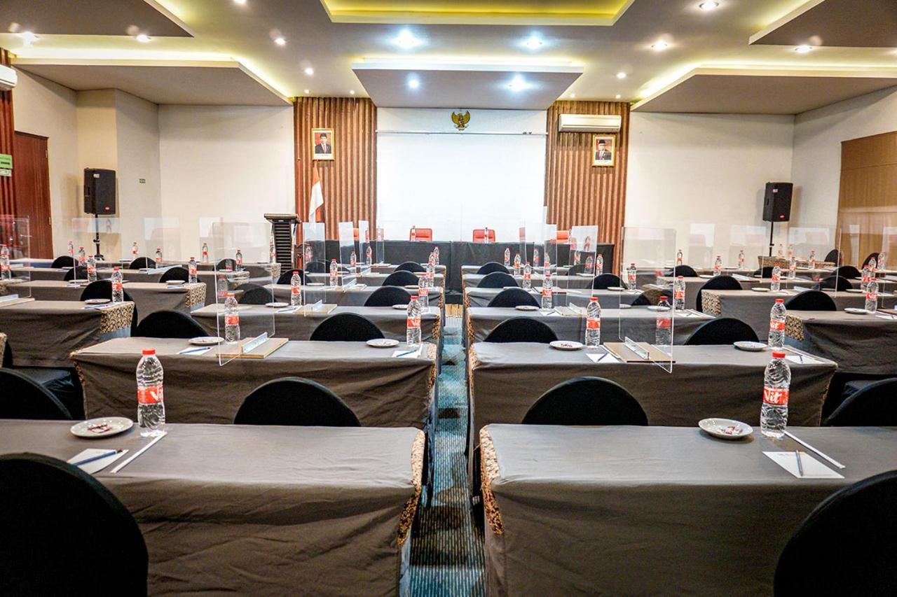 Andelir Hotel Simpang Lima Semarang Exterior foto